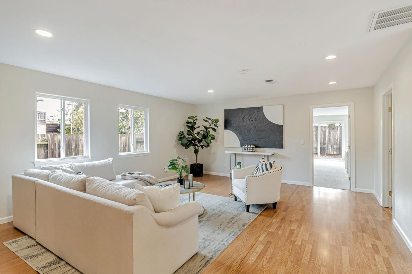 Detail Gallery Image 10 of 86 For 3350 Page St, Redwood City,  CA 94063 - 4 Beds | 4 Baths