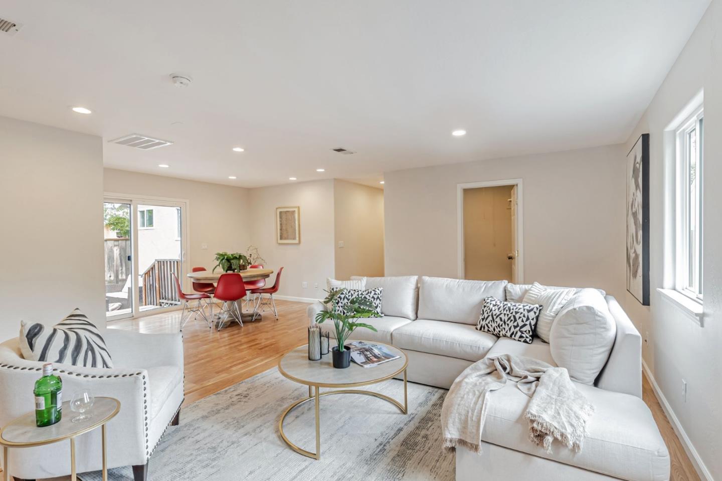 Detail Gallery Image 12 of 86 For 3350 Page St, Redwood City,  CA 94063 - 4 Beds | 4 Baths