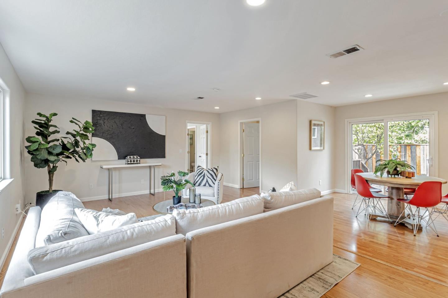 Detail Gallery Image 14 of 86 For 3350 Page St, Redwood City,  CA 94063 - 4 Beds | 4 Baths