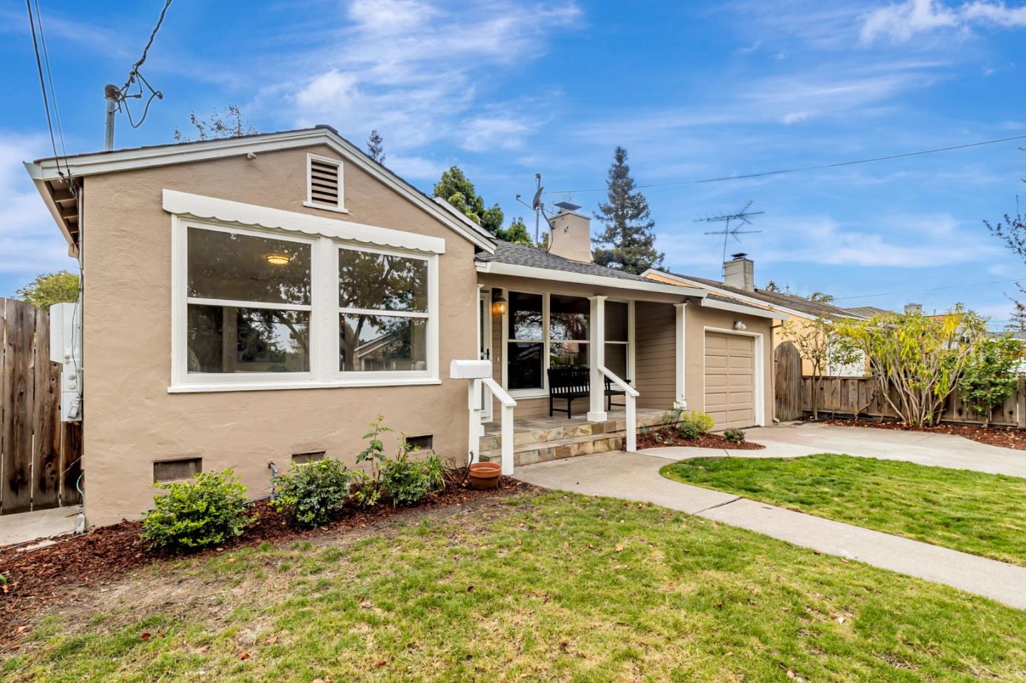 Detail Gallery Image 2 of 86 For 3350 Page St, Redwood City,  CA 94063 - 4 Beds | 4 Baths