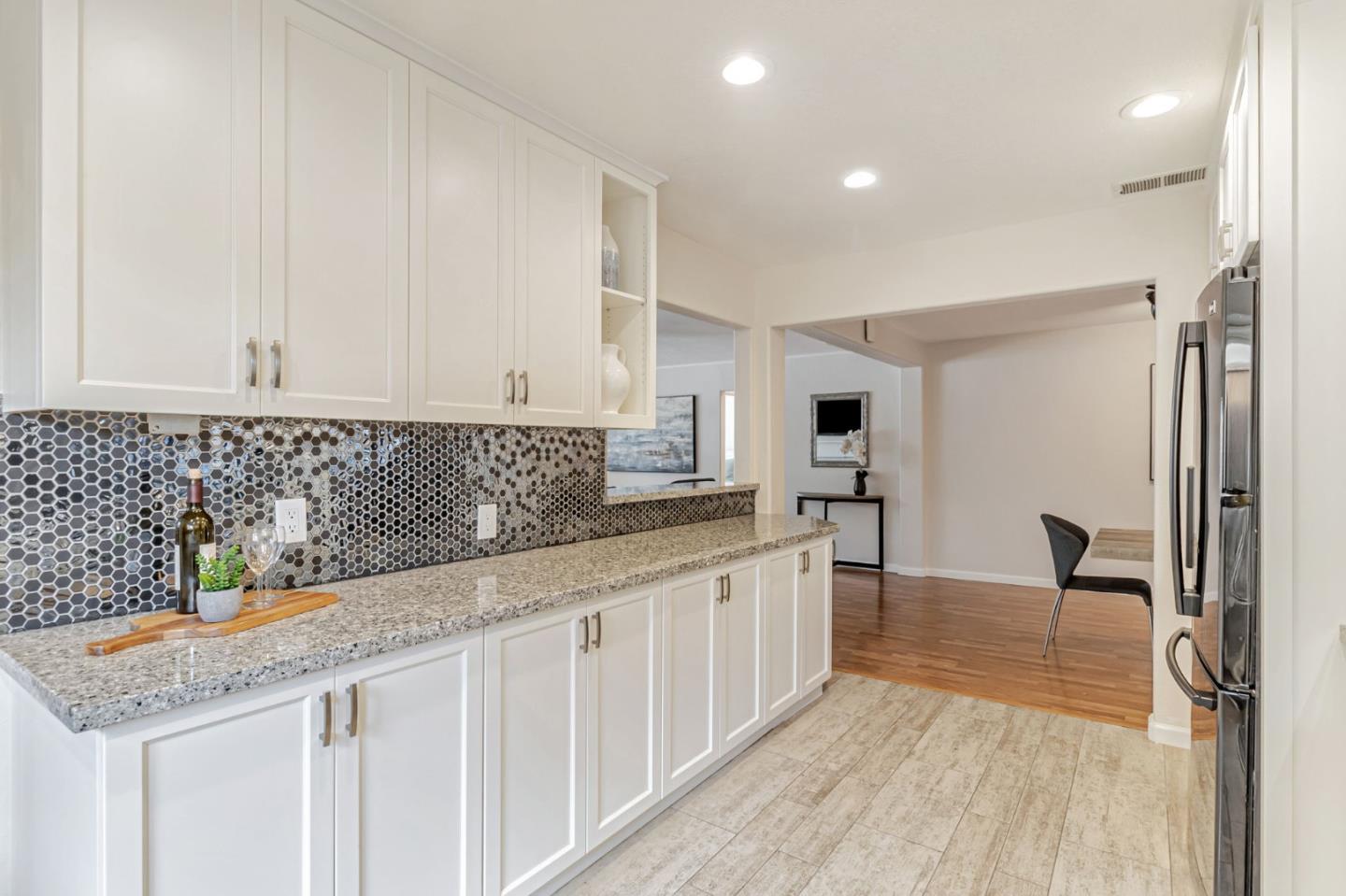 Detail Gallery Image 20 of 86 For 3350 Page St, Redwood City,  CA 94063 - 4 Beds | 4 Baths