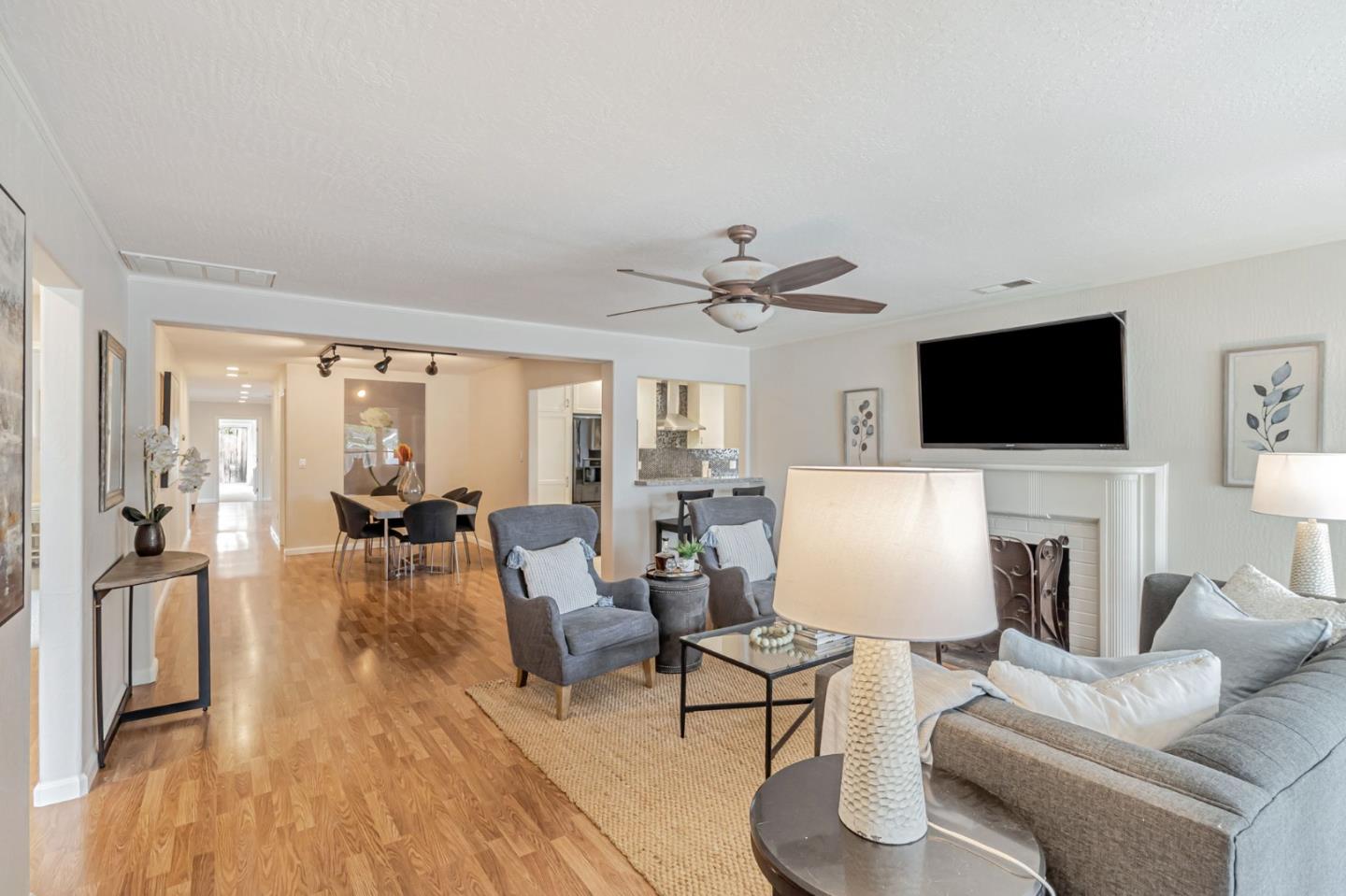 Detail Gallery Image 5 of 86 For 3350 Page St, Redwood City,  CA 94063 - 4 Beds | 4 Baths