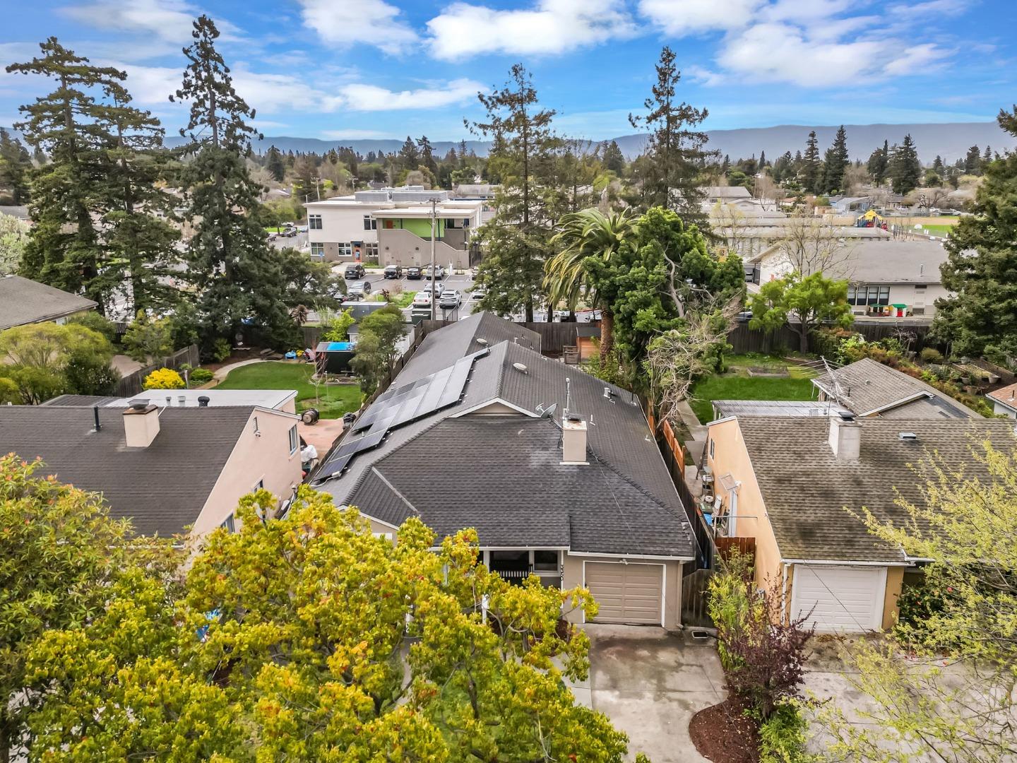 Detail Gallery Image 70 of 86 For 3350 Page St, Redwood City,  CA 94063 - 4 Beds | 4 Baths