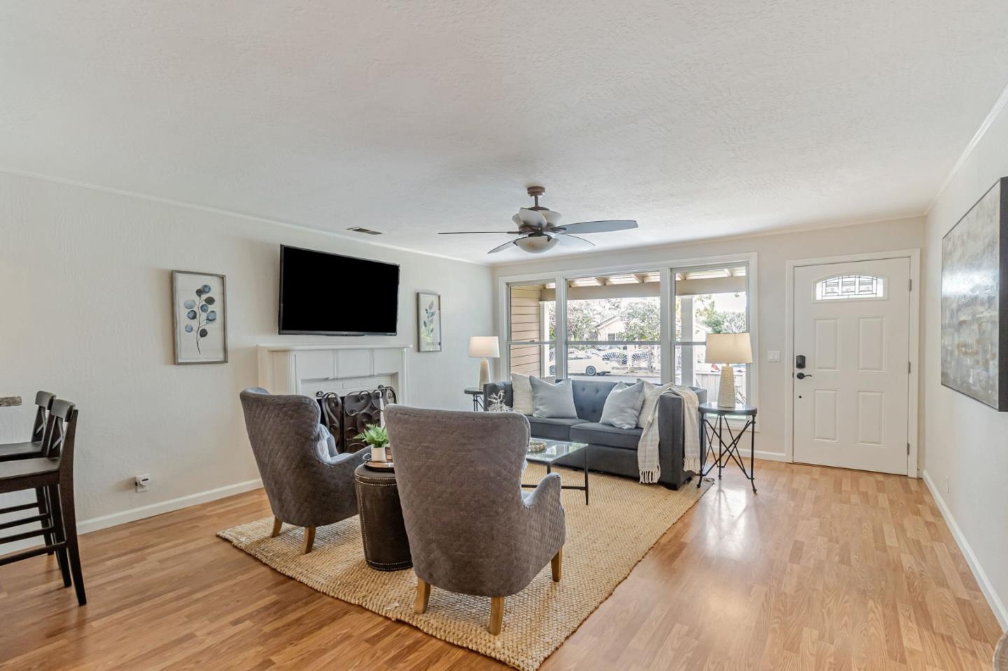 Detail Gallery Image 8 of 86 For 3350 Page St, Redwood City,  CA 94063 - 4 Beds | 4 Baths