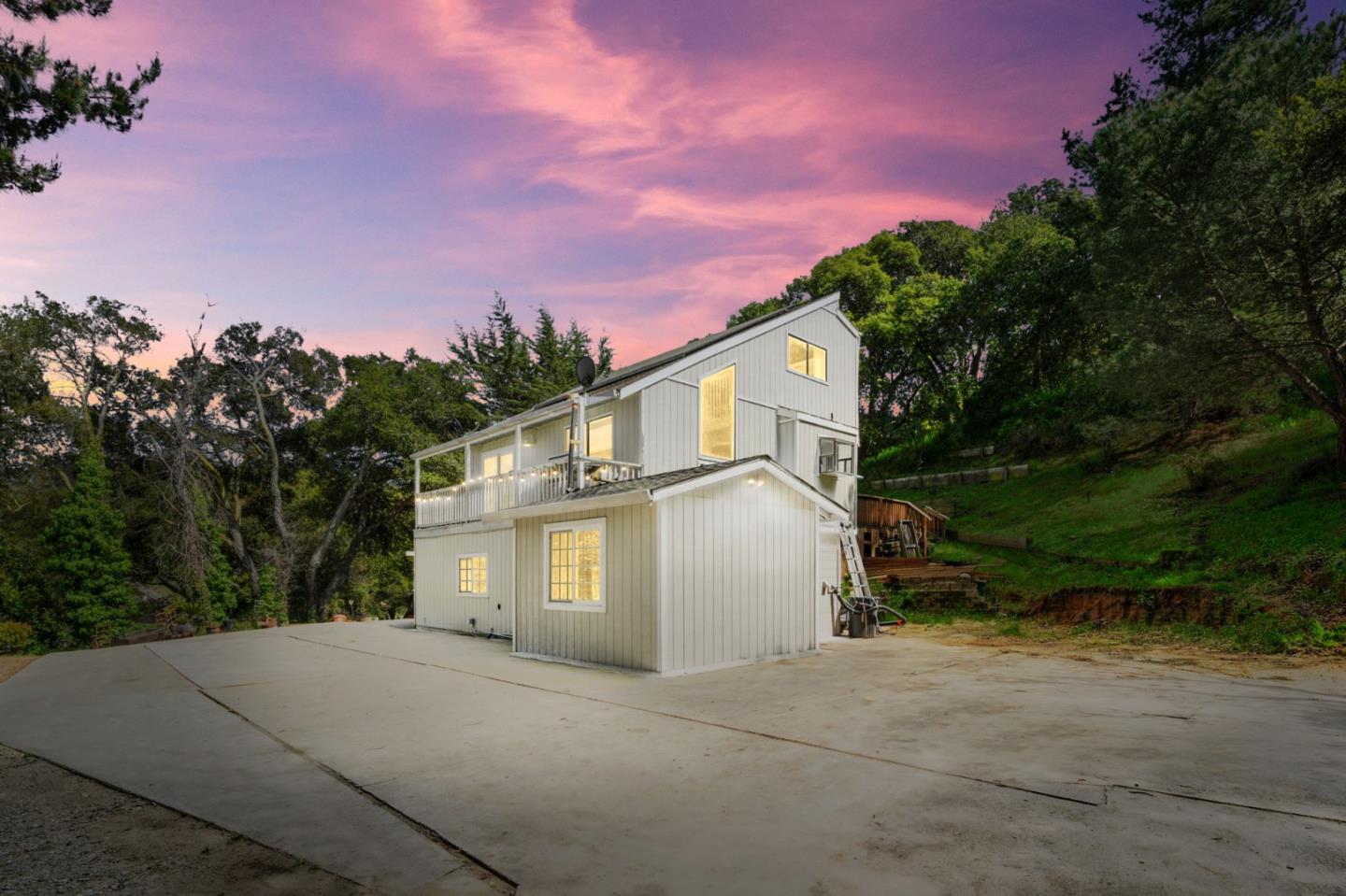 Detail Gallery Image 2 of 35 For 19180 Mallory Canyon Rd, Salinas,  CA 93907 - 3 Beds | 2 Baths