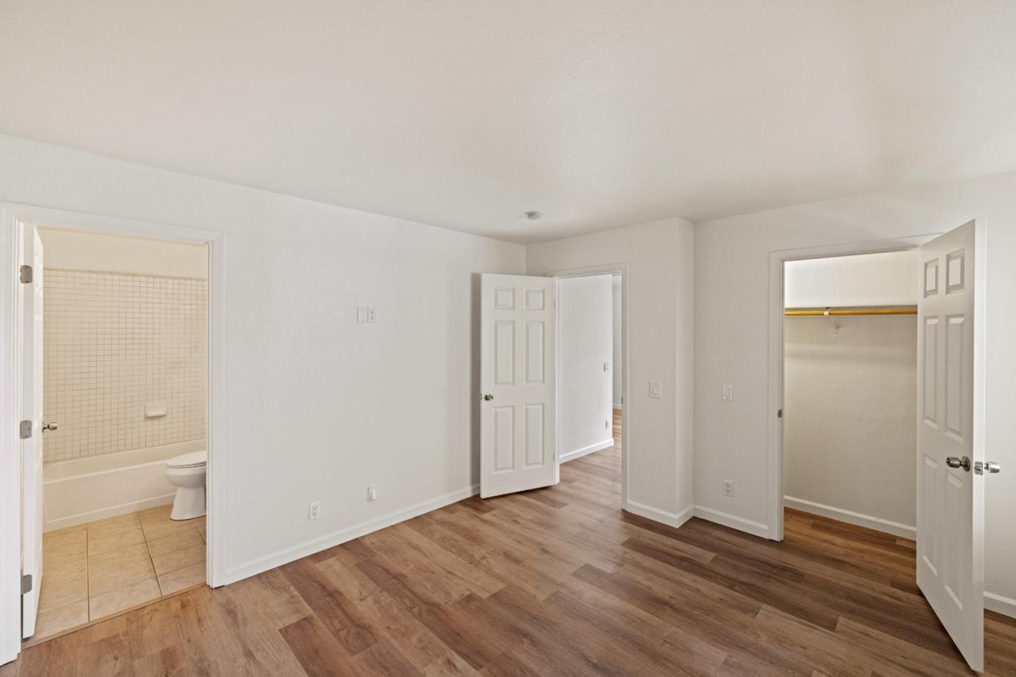 Detail Gallery Image 11 of 22 For 820 Casanova Ave #123,  Monterey,  CA 93940 - 1 Beds | 1 Baths