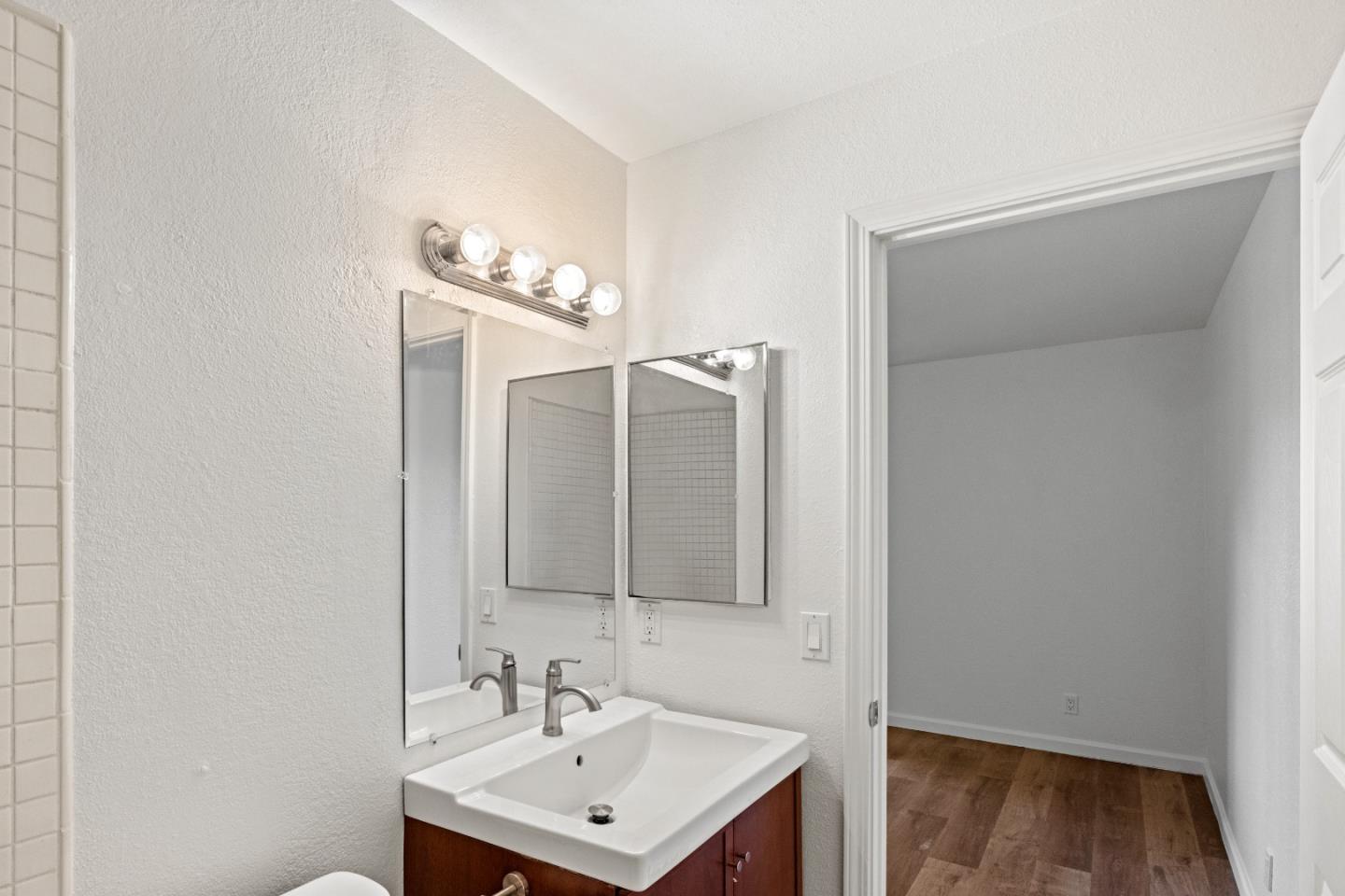 Detail Gallery Image 14 of 22 For 820 Casanova Ave #123,  Monterey,  CA 93940 - 1 Beds | 1 Baths