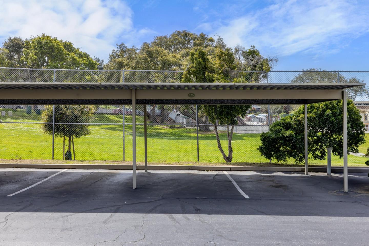 Detail Gallery Image 18 of 22 For 820 Casanova Ave #123,  Monterey,  CA 93940 - 1 Beds | 1 Baths