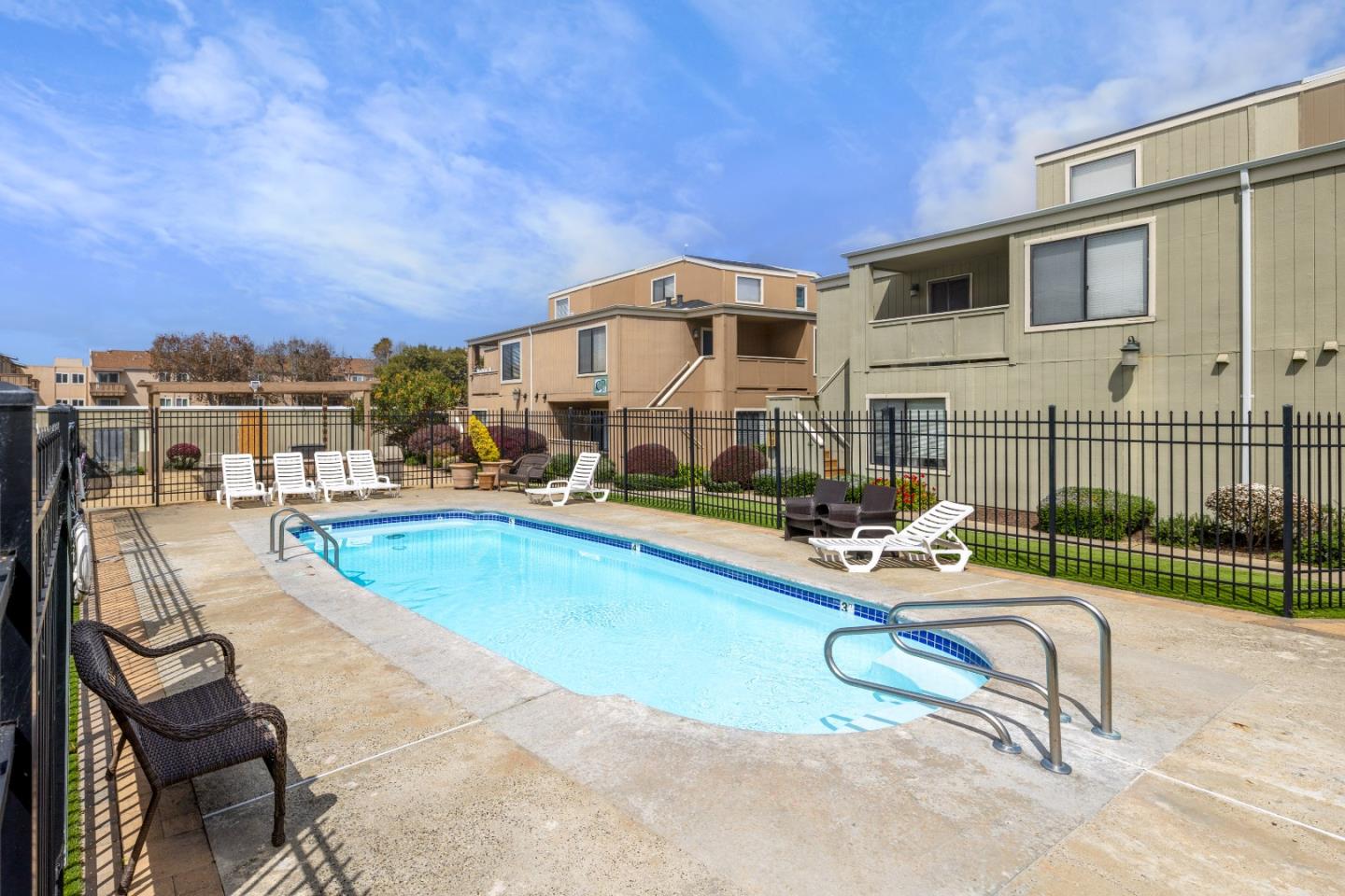 Detail Gallery Image 22 of 22 For 820 Casanova Ave #123,  Monterey,  CA 93940 - 1 Beds | 1 Baths