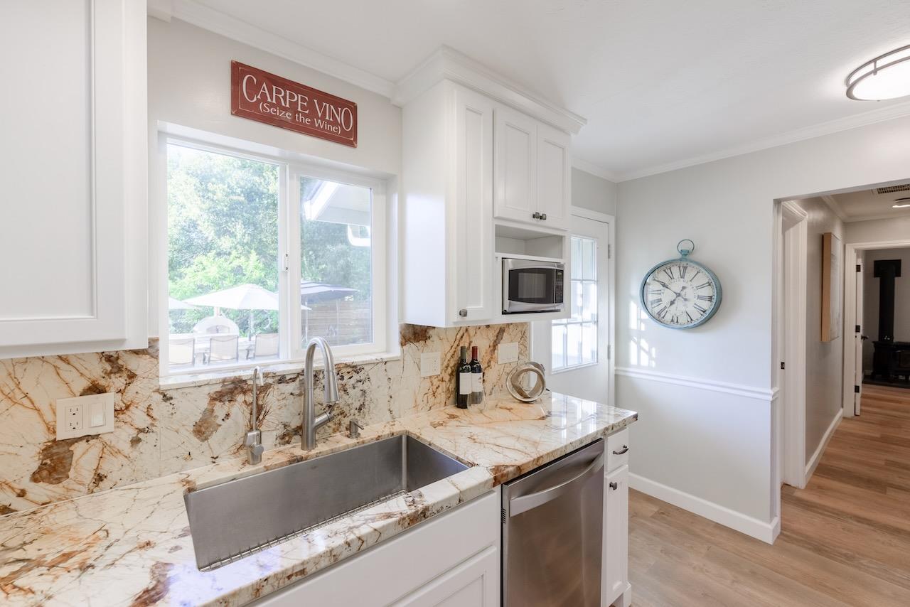 Detail Gallery Image 33 of 120 For 145 Rabbits Run Rd, Santa Cruz,  CA 95060 - 3 Beds | 3 Baths