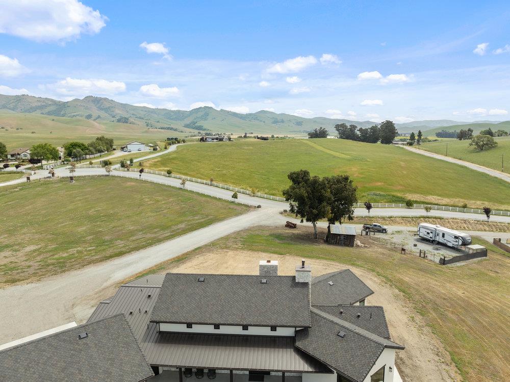 Detail Gallery Image 5 of 67 For 3000 Coppa Ct, Hollister,  CA 95023 - 3 Beds | 2/1 Baths