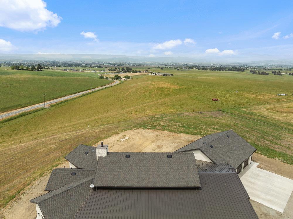 Detail Gallery Image 8 of 67 For 3000 Coppa Ct, Hollister,  CA 95023 - 3 Beds | 2/1 Baths