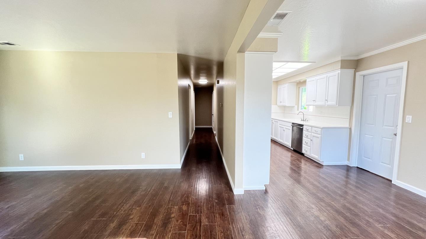 Detail Gallery Image 5 of 25 For 772 Bedford Dr, Salinas,  CA 93901 - 3 Beds | 2 Baths