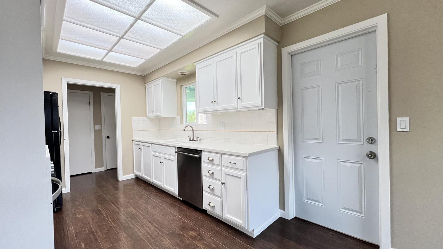 Detail Gallery Image 6 of 25 For 772 Bedford Dr, Salinas,  CA 93901 - 3 Beds | 2 Baths