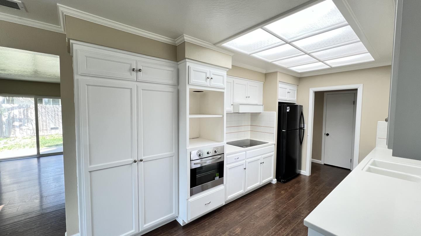 Detail Gallery Image 7 of 25 For 772 Bedford Dr, Salinas,  CA 93901 - 3 Beds | 2 Baths