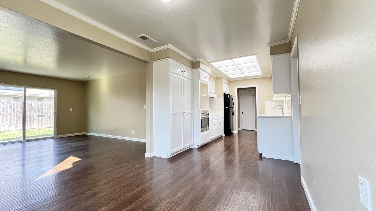 Detail Gallery Image 8 of 25 For 772 Bedford Dr, Salinas,  CA 93901 - 3 Beds | 2 Baths