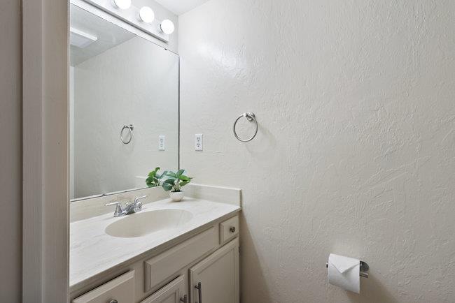Detail Gallery Image 19 of 56 For 75 Villa Pacheco Ct, Hollister,  CA 95023 - 3 Beds | 2/1 Baths
