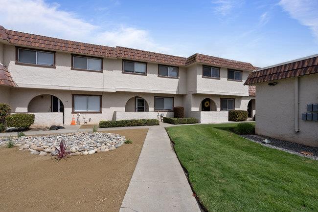 Detail Gallery Image 4 of 56 For 75 Villa Pacheco Ct, Hollister,  CA 95023 - 3 Beds | 2/1 Baths