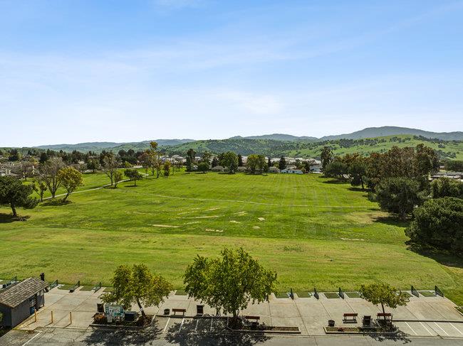 Detail Gallery Image 45 of 56 For 75 Villa Pacheco Ct, Hollister,  CA 95023 - 3 Beds | 2/1 Baths