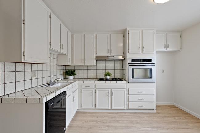 Detail Gallery Image 5 of 56 For 75 Villa Pacheco Ct, Hollister,  CA 95023 - 3 Beds | 2/1 Baths