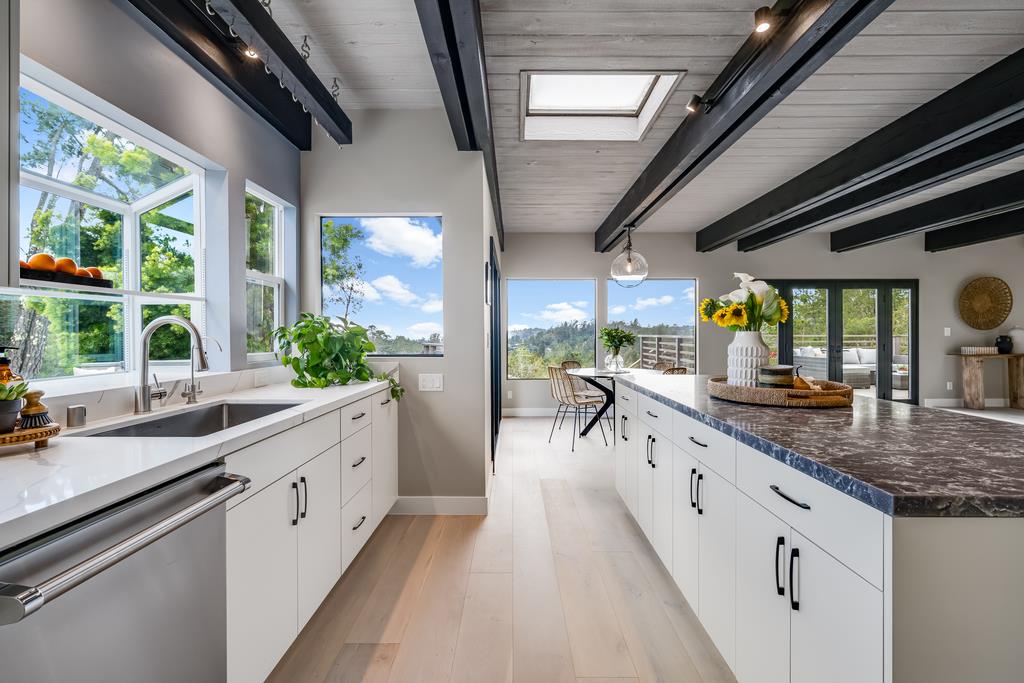 Detail Gallery Image 12 of 73 For 407 Quail Run, Aptos,  CA 95003 - 3 Beds | 2/1 Baths