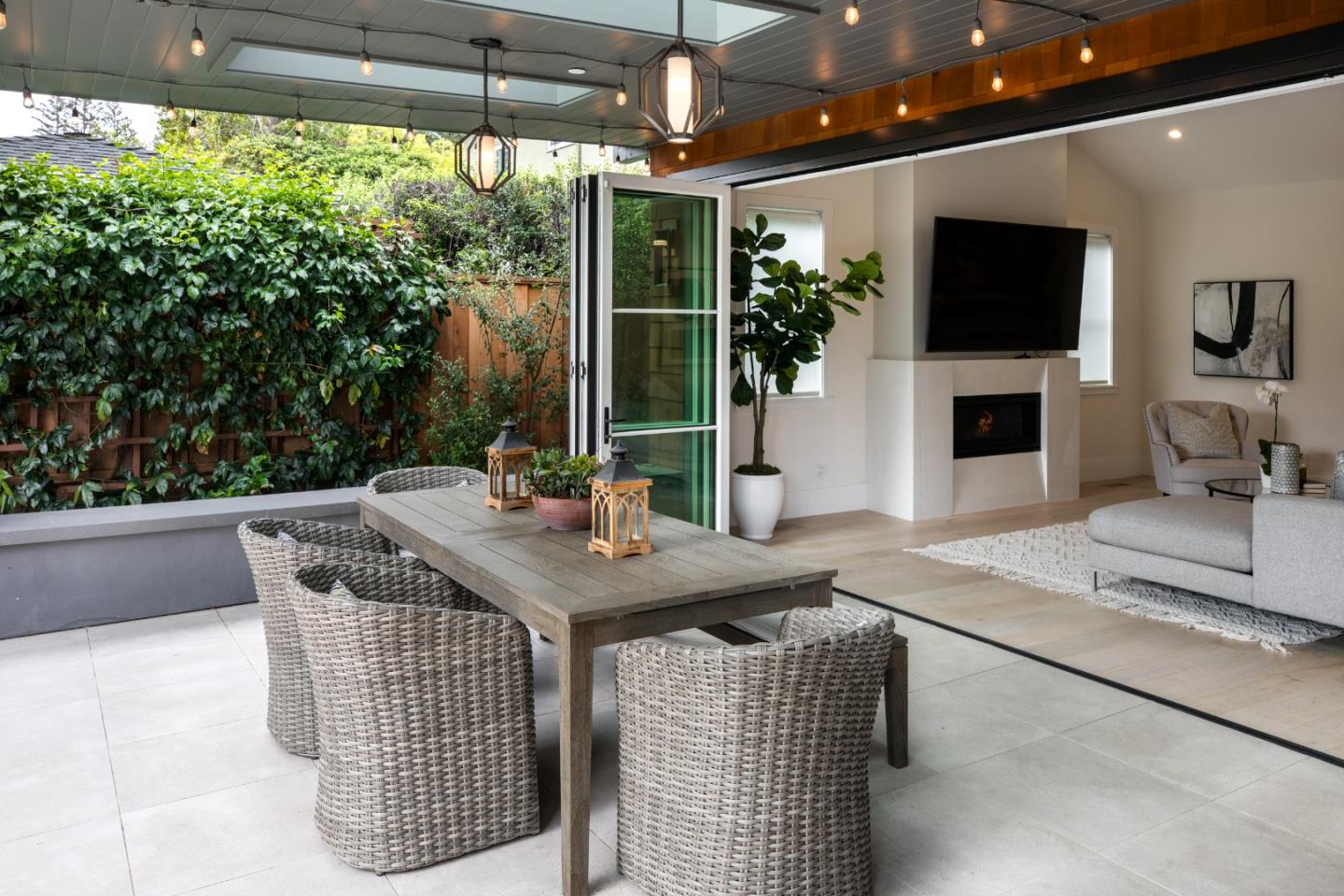 Detail Gallery Image 10 of 43 For 734 Channing Ave, Palo Alto,  CA 94301 - 6 Beds | 5 Baths