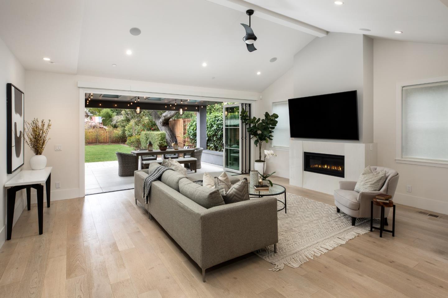Detail Gallery Image 11 of 43 For 734 Channing Ave, Palo Alto,  CA 94301 - 6 Beds | 5 Baths