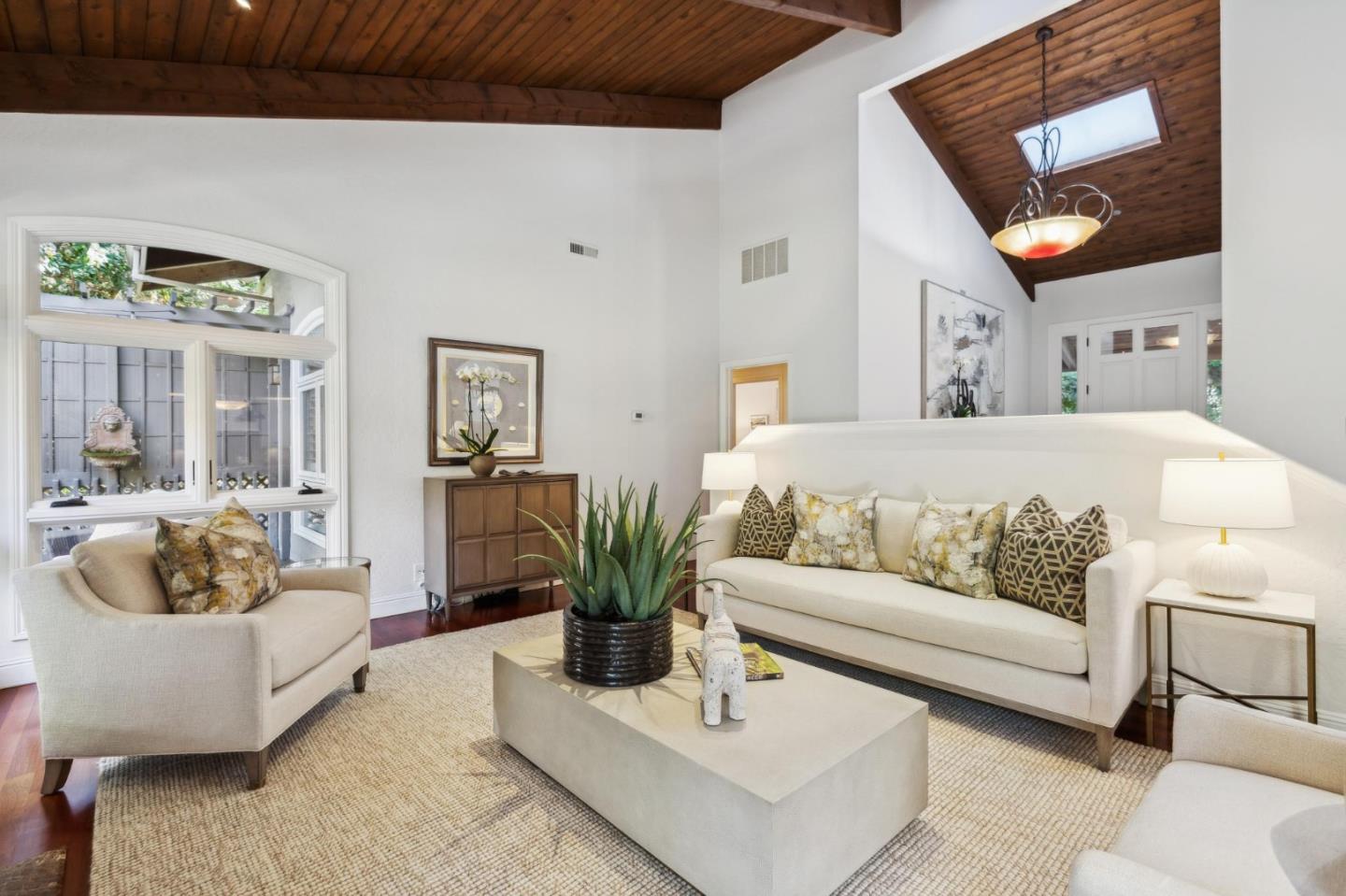 Detail Gallery Image 15 of 58 For 3003 Canyon Rd, Burlingame,  CA 94010 - 3 Beds | 2/1 Baths
