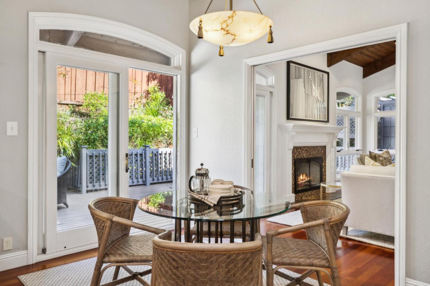 Detail Gallery Image 20 of 58 For 3003 Canyon Rd, Burlingame,  CA 94010 - 3 Beds | 2/1 Baths