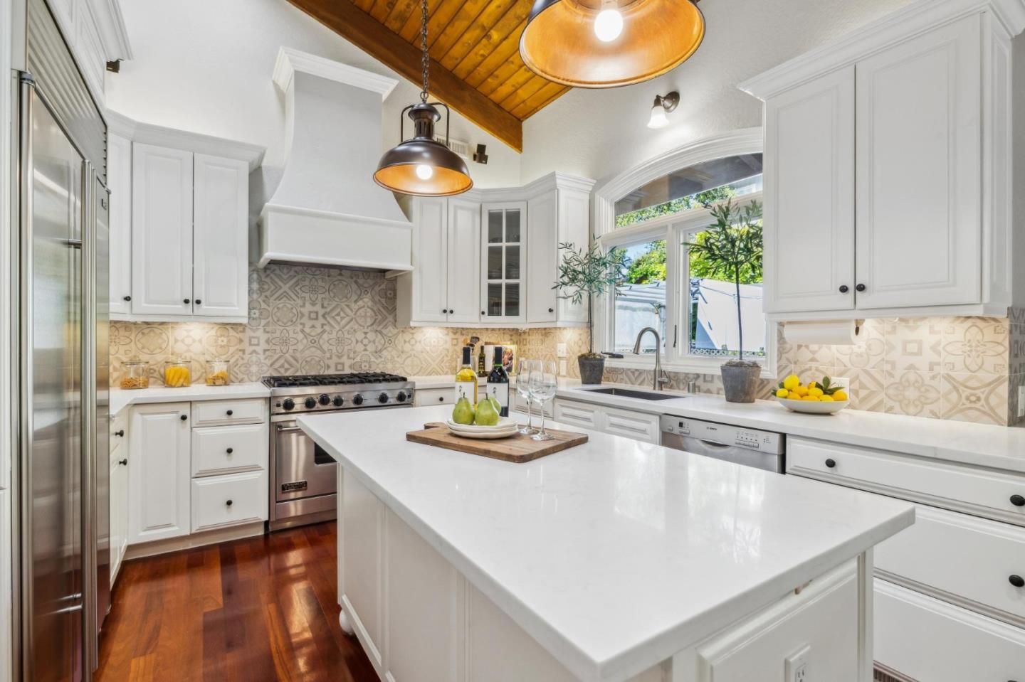 Detail Gallery Image 22 of 58 For 3003 Canyon Rd, Burlingame,  CA 94010 - 3 Beds | 2/1 Baths