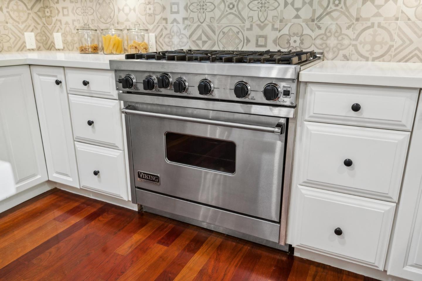 Detail Gallery Image 24 of 58 For 3003 Canyon Rd, Burlingame,  CA 94010 - 3 Beds | 2/1 Baths