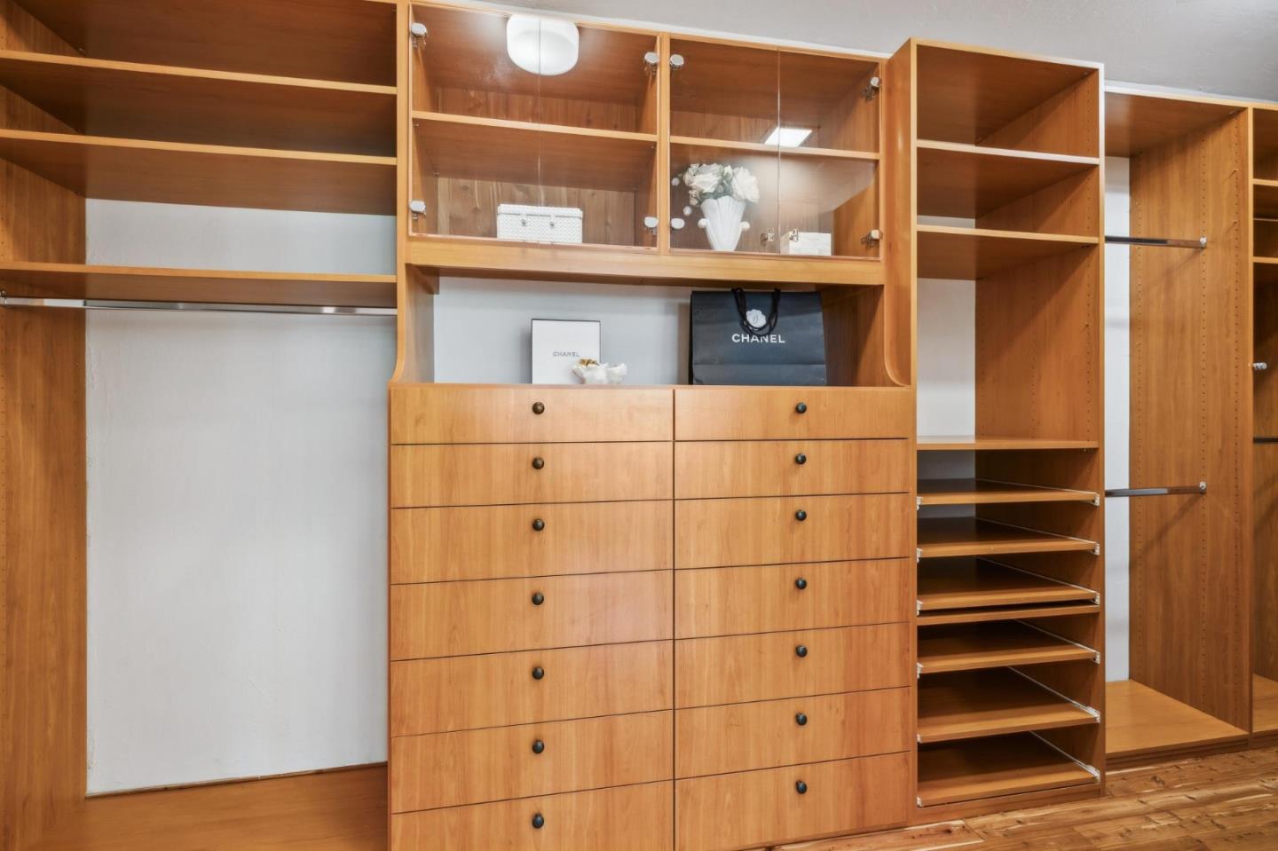 Detail Gallery Image 30 of 58 For 3003 Canyon Rd, Burlingame,  CA 94010 - 3 Beds | 2/1 Baths