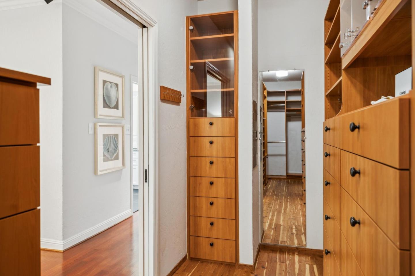 Detail Gallery Image 32 of 58 For 3003 Canyon Rd, Burlingame,  CA 94010 - 3 Beds | 2/1 Baths