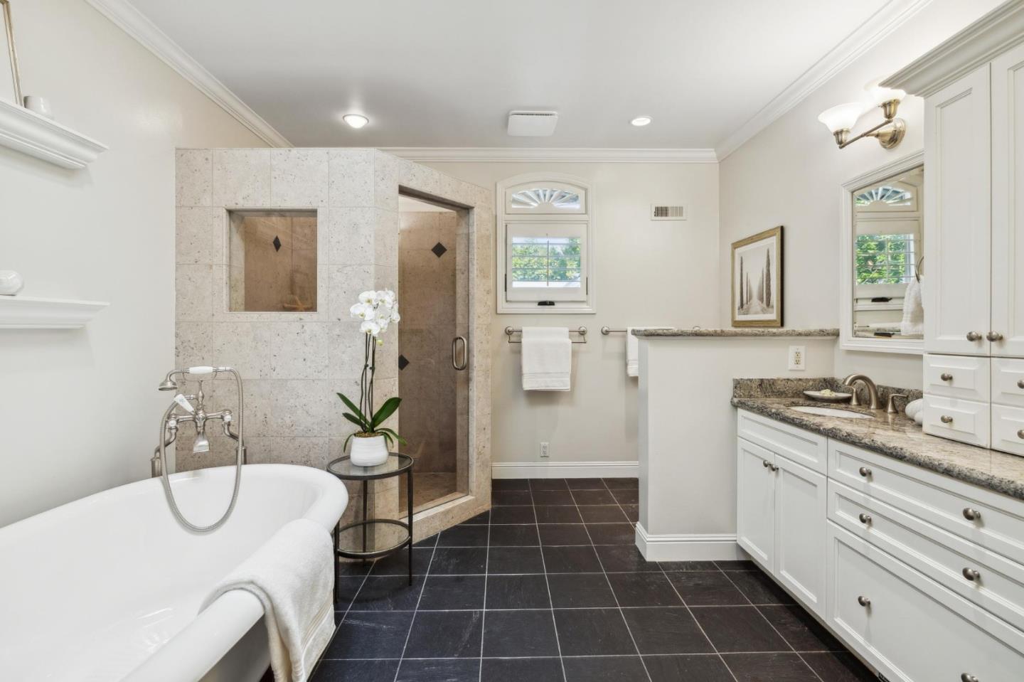 Detail Gallery Image 33 of 58 For 3003 Canyon Rd, Burlingame,  CA 94010 - 3 Beds | 2/1 Baths