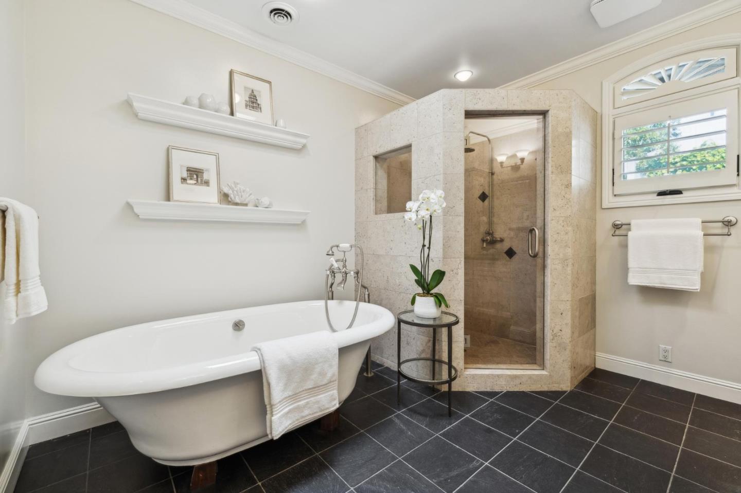 Detail Gallery Image 34 of 58 For 3003 Canyon Rd, Burlingame,  CA 94010 - 3 Beds | 2/1 Baths
