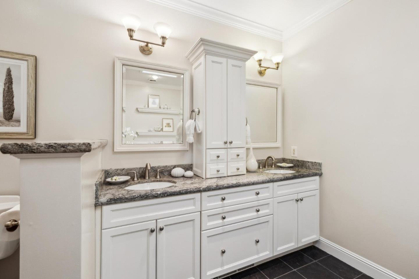 Detail Gallery Image 35 of 58 For 3003 Canyon Rd, Burlingame,  CA 94010 - 3 Beds | 2/1 Baths