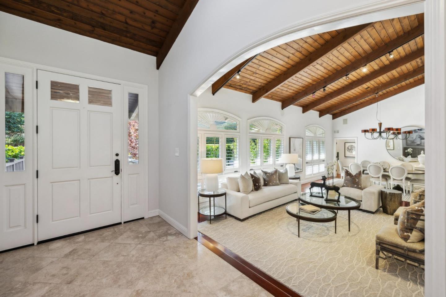 Detail Gallery Image 5 of 58 For 3003 Canyon Rd, Burlingame,  CA 94010 - 3 Beds | 2/1 Baths