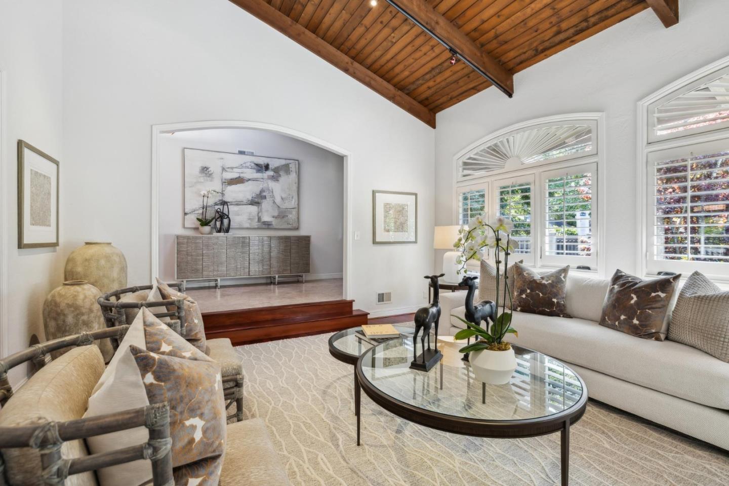 Detail Gallery Image 8 of 58 For 3003 Canyon Rd, Burlingame,  CA 94010 - 3 Beds | 2/1 Baths