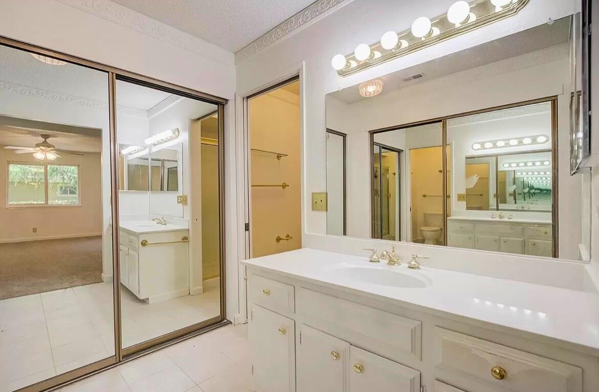 Detail Gallery Image 14 of 21 For 7959 La Riviera Dr, Sacramento,  CA 95826 - 3 Beds | 2/1 Baths