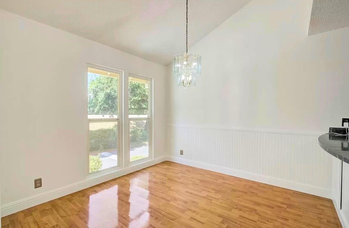 Detail Gallery Image 7 of 21 For 7959 La Riviera Dr, Sacramento,  CA 95826 - 3 Beds | 2/1 Baths