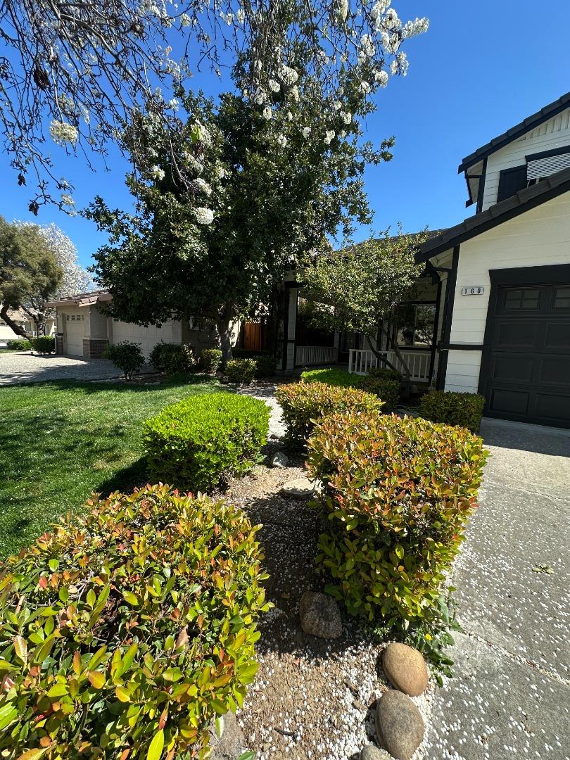 Detail Gallery Image 4 of 23 For 160 Malaga Way, Brentwood,  CA 94513 - 3 Beds | 3 Baths