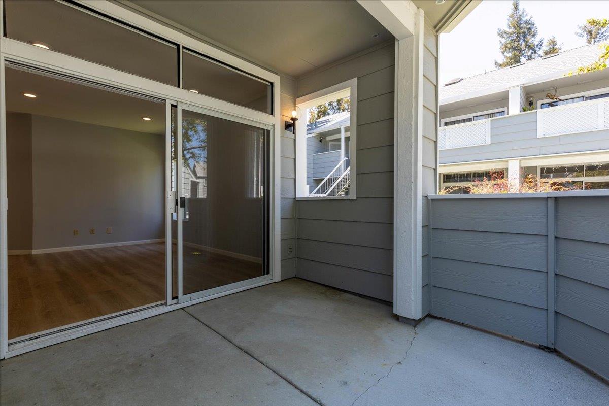 Detail Gallery Image 6 of 19 For 1604 Thornleaf Way, San Jose,  CA 95131 - 2 Beds | 2 Baths