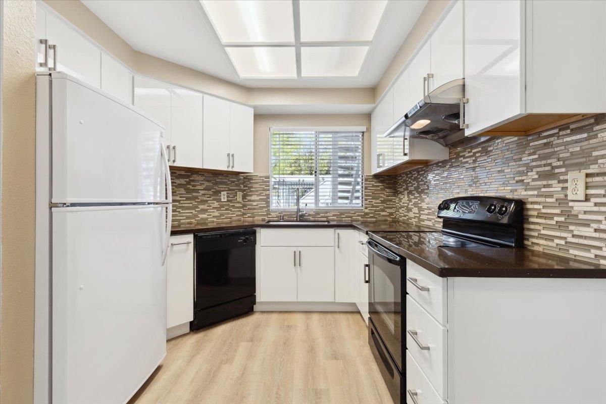 Detail Gallery Image 7 of 19 For 1604 Thornleaf Way, San Jose,  CA 95131 - 2 Beds | 2 Baths