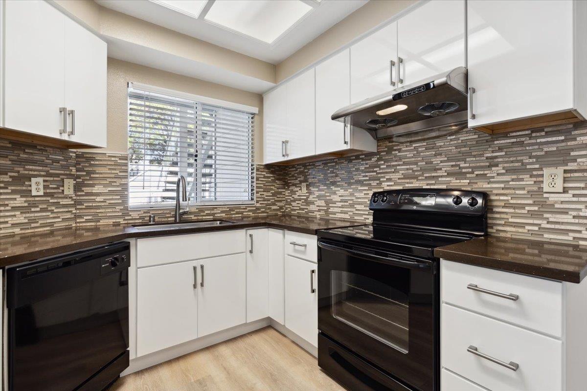Detail Gallery Image 8 of 19 For 1604 Thornleaf Way, San Jose,  CA 95131 - 2 Beds | 2 Baths