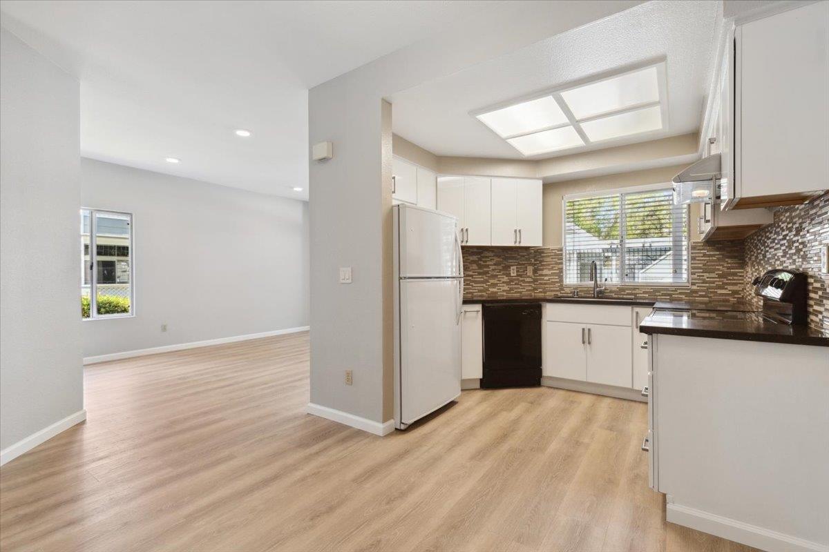 Detail Gallery Image 9 of 19 For 1604 Thornleaf Way, San Jose,  CA 95131 - 2 Beds | 2 Baths