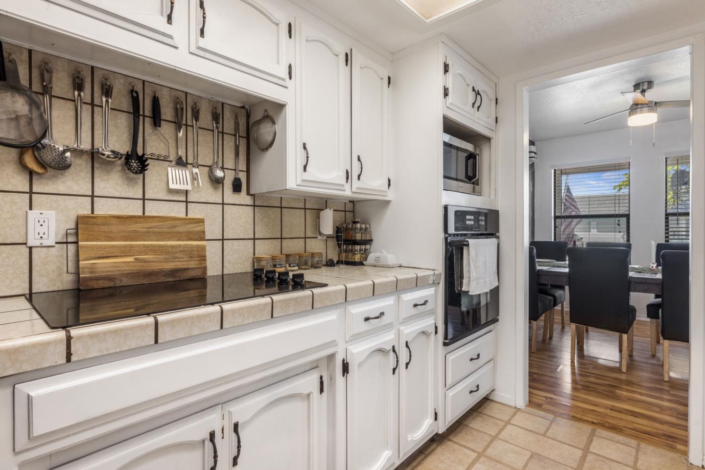 Detail Gallery Image 15 of 43 For 306 Elise Ct, Modesto,  CA 95350 - 4 Beds | 3 Baths
