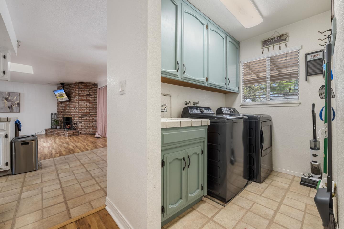 Detail Gallery Image 18 of 43 For 306 Elise Ct, Modesto,  CA 95350 - 4 Beds | 3 Baths