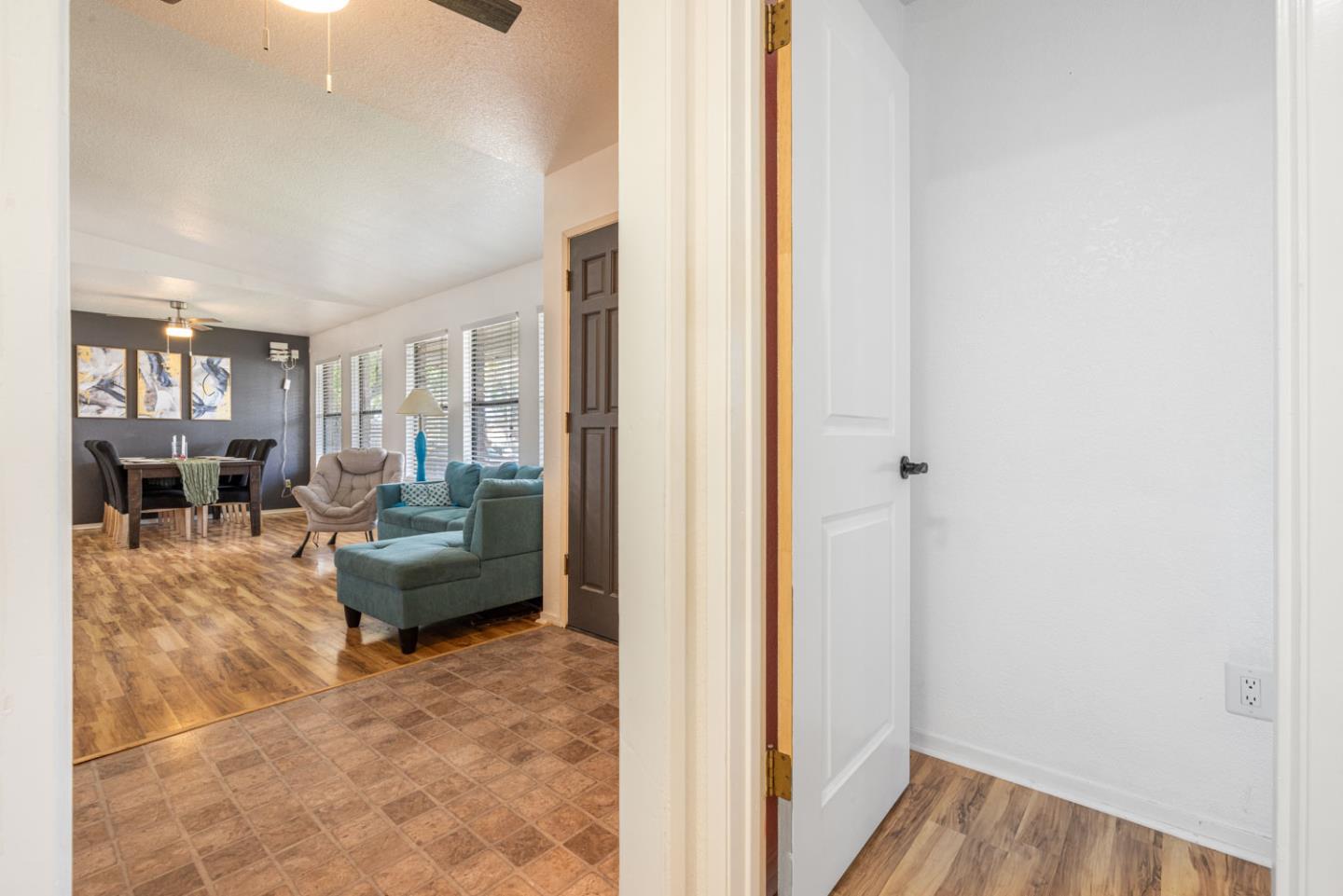 Detail Gallery Image 28 of 43 For 306 Elise Ct, Modesto,  CA 95350 - 4 Beds | 3 Baths