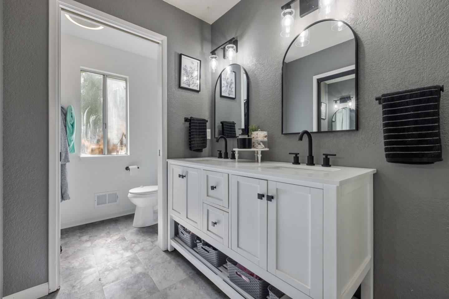 Detail Gallery Image 42 of 43 For 306 Elise Ct, Modesto,  CA 95350 - 4 Beds | 3 Baths