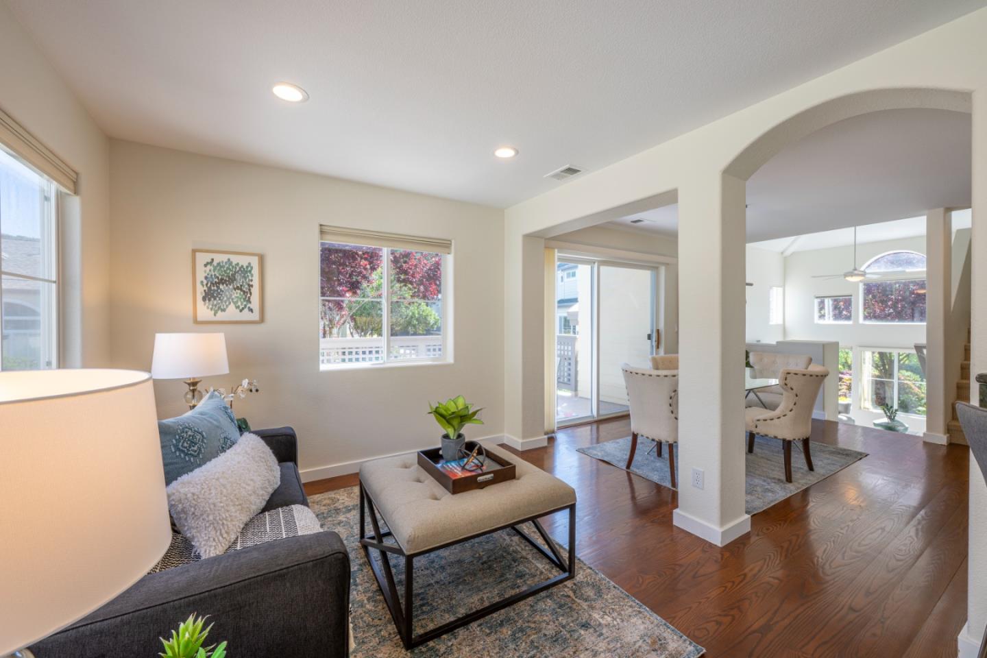 Detail Gallery Image 13 of 30 For 23 Erin Ln, Half Moon Bay,  CA 94019 - 3 Beds | 3 Baths